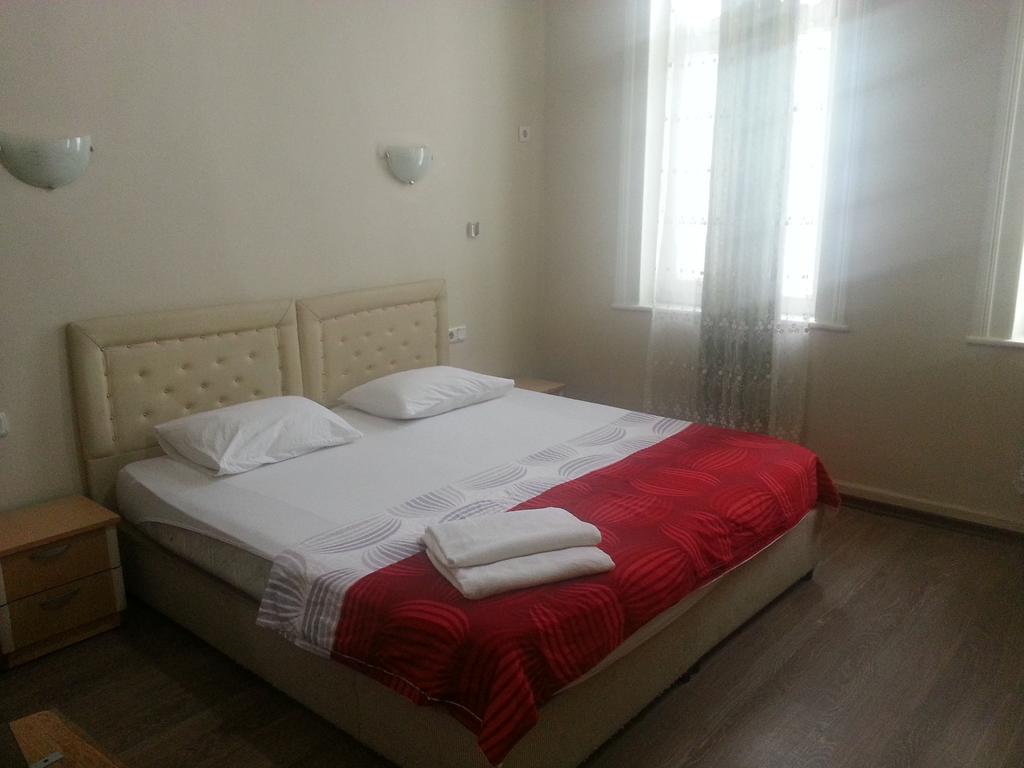 איזמיר Laguna Otel Pansiyon מראה חיצוני תמונה