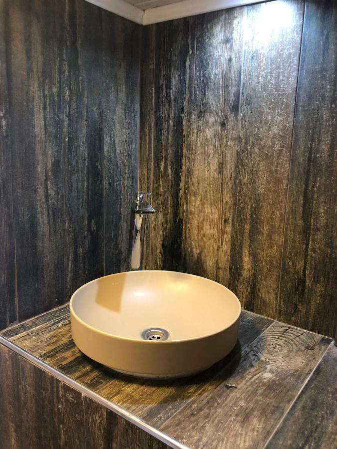 איזמיר Laguna Otel Pansiyon מראה חיצוני תמונה